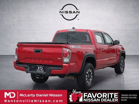 Used 2021 Toyota Tacoma TRD Off-Road w/ Technology Package AWD/4WD image 5