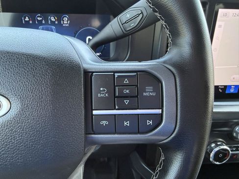 Used 2025 Ford F250 Lariat AWD/4WD image 25