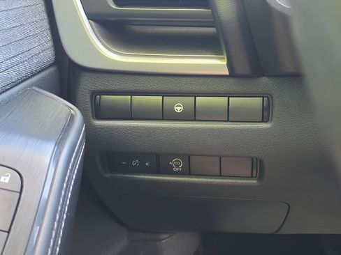 Used 2023 Nissan Rogue SV AWD/4WD image 21