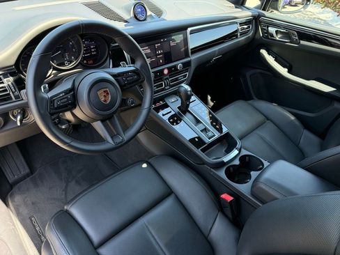 Used 2026 Porsche Macan AWD/4WD image 4