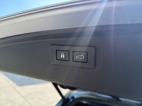 Used 2023 Subaru Outback Touring AWD/4WD image 34