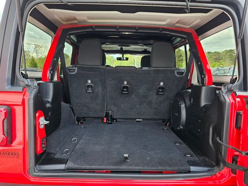 Used 2018 Jeep Wrangler Unlimited Rubicon image 30