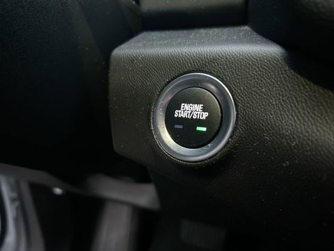 Used 2024 GMC Terrain SLE w/ Driver Convenience Package AWD/4WD image 17