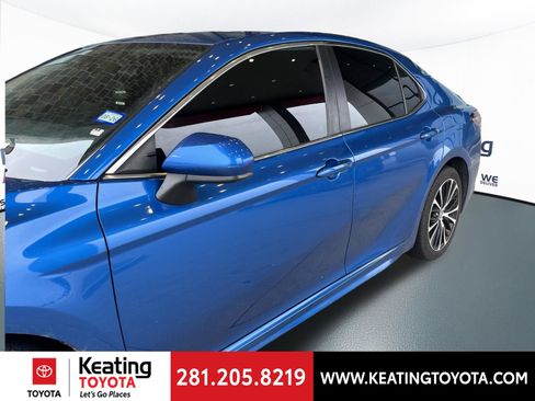 Used 2020 Toyota Camry SE FWD image 6