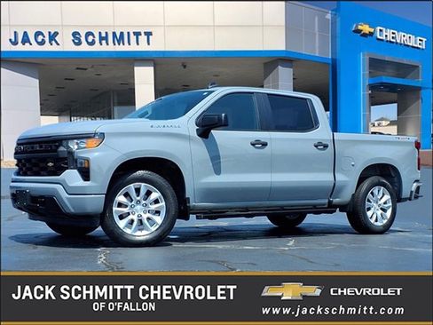 Used 2024 Chevrolet Silverado 1500 Custom image 1
