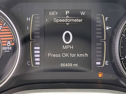 Used 2016 Jeep Cherokee Latitude w/ Cold Weather Group AWD/4WD image 16