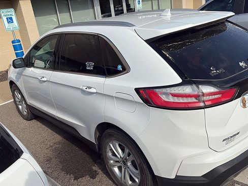 Used 2019 Ford Edge SEL w/ Equipment Group 201A AWD/4WD image 12