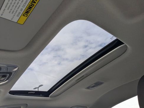 Used 2025 Hyundai Elantra SEL image 20