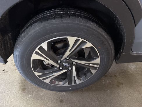 Used 2024 Subaru Crosstrek 2.0i Premium image 8