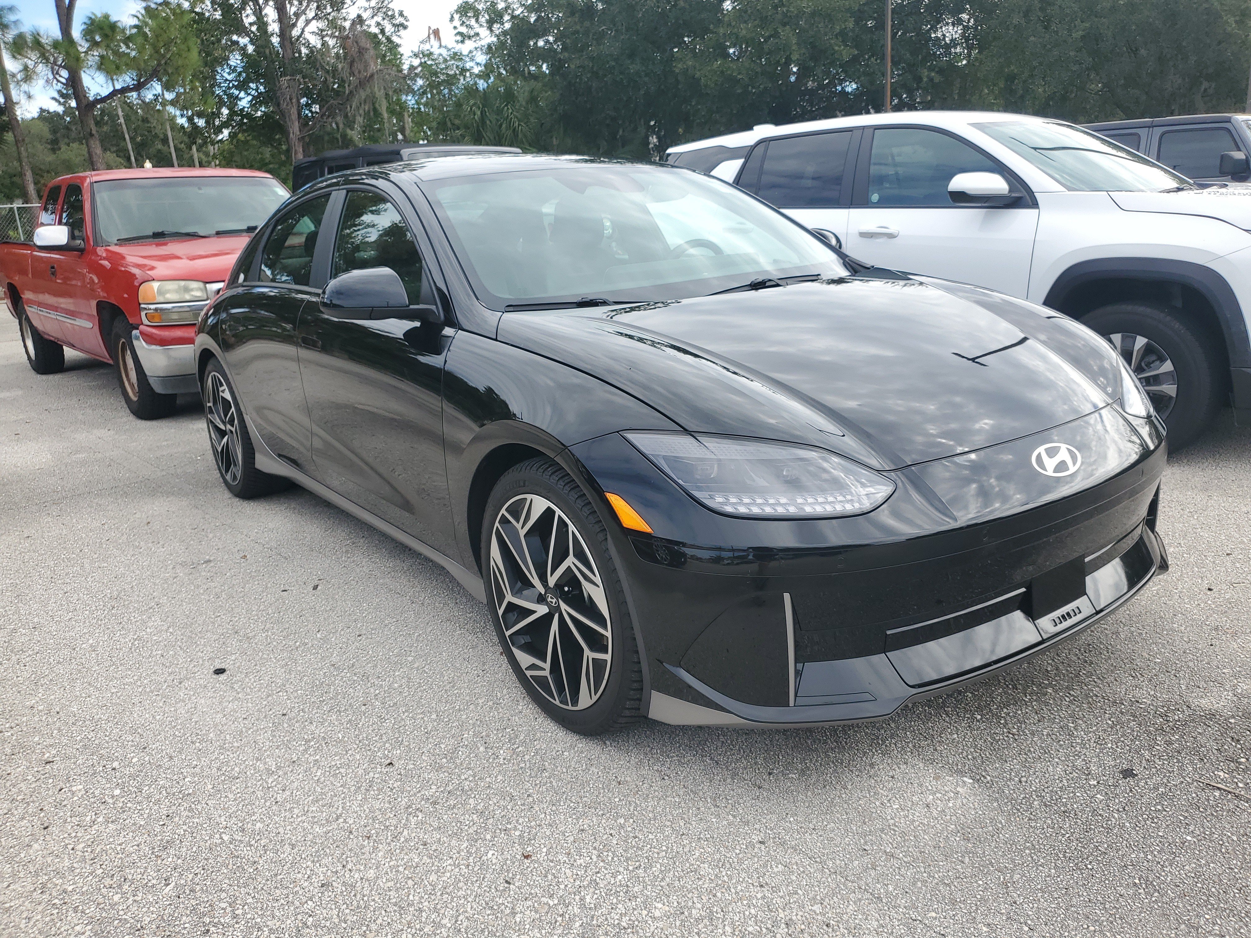 Used 2024 Hyundai Ioniq 6 SEL RWD image 2