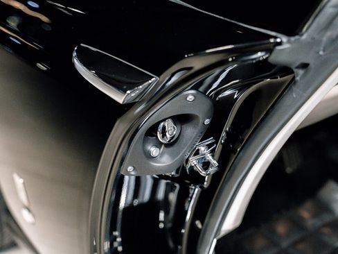 Used 2015 Rolls-Royce Phantom Drophead Coupe image 24