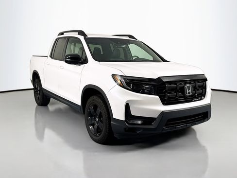 Certified 2025 Honda Ridgeline Black Edition image 3