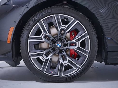 New 2026 BMW i5 eDrive40 w/ M Sport Package image 2