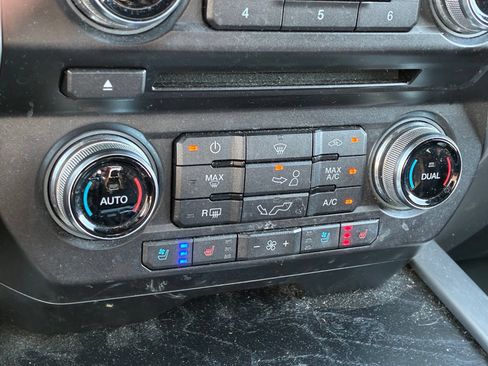 Used 2018 Ford F150 Platinum w/ Equipment Group 701A Luxury AWD/4WD image 9