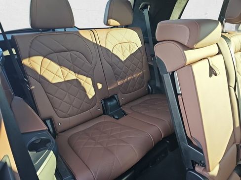 Used 2025 BMW X7 xDrive40i w/ M Sport Package image 12