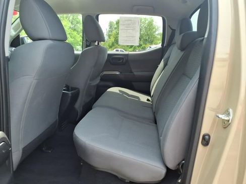 Used 2017 Toyota Tacoma SR5 w/ Tow Package AWD/4WD image 13