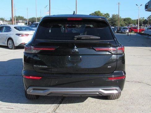 New 2025 Mitsubishi Outlander SE FWD image 4