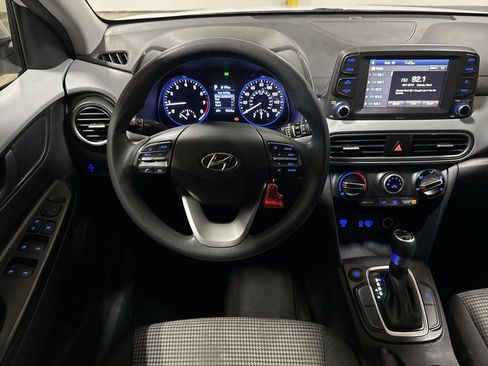 Used 2021 Hyundai Kona SE image 11