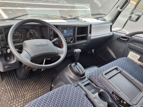 New 2025 Chevrolet Low Cab Forward image 7