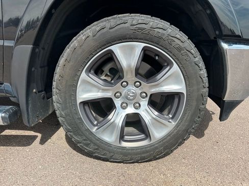 Used 2019 RAM 1500 Laramie image 39