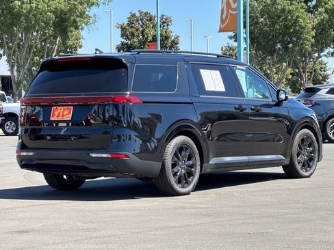 Used 2024 Kia Carnival SX Prestige FWD image 3