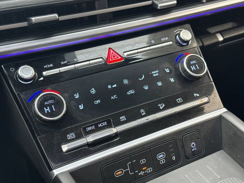 Certified 2024 Hyundai Santa Fe Limited AWD/4WD image 23