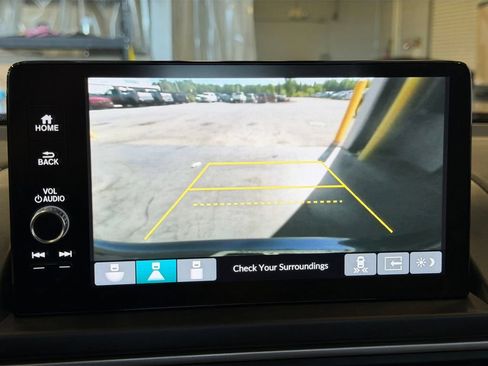 Used 2025 Honda Pilot Touring image 21