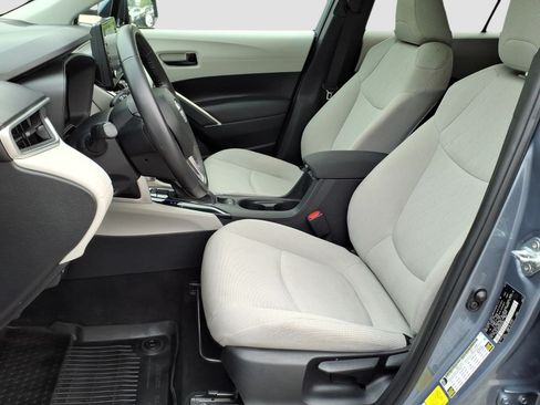 Used 2022 Toyota Corolla Cross LE w/ Moonroof Package AWD/4WD image 12
