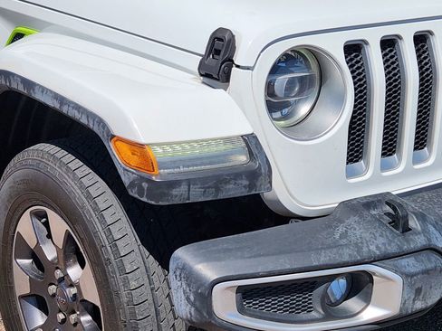 Used 2018 Jeep Wrangler Unlimited Sahara AWD/4WD image 28