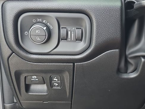 Used 2025 RAM 1500 Big Horn AWD/4WD image 28