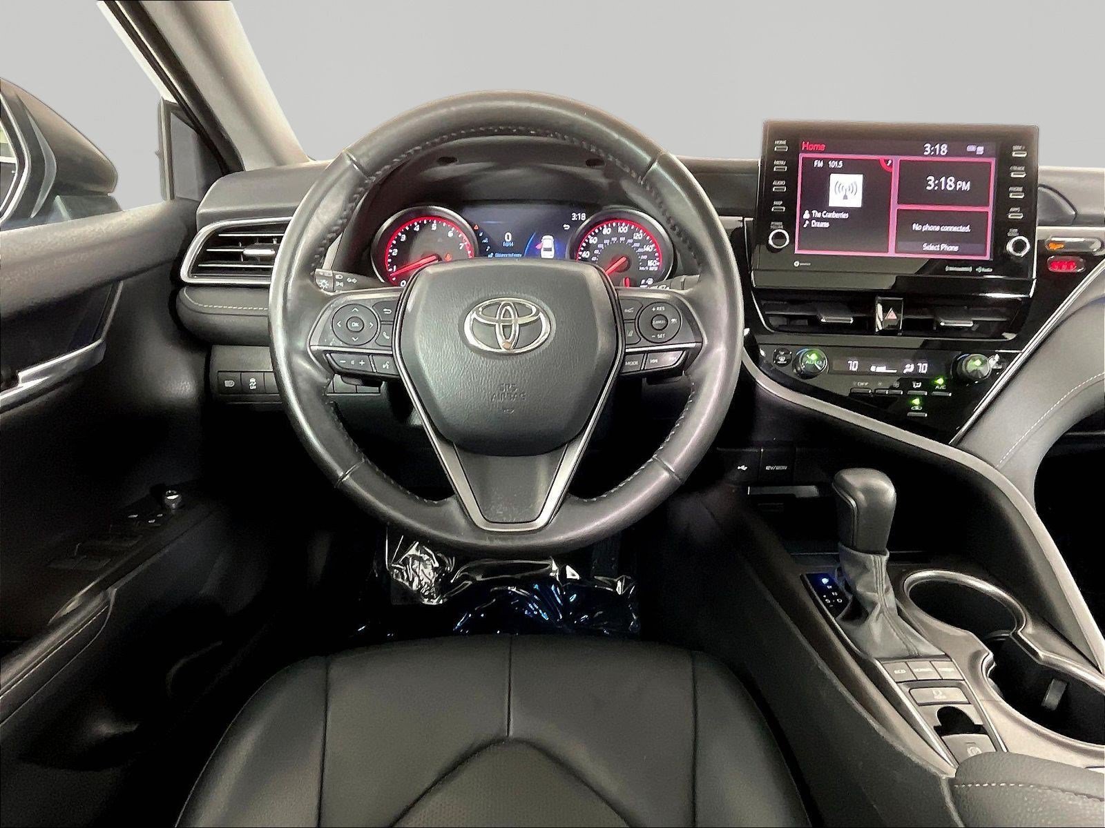 Used 2023 Toyota Camry XSE FWD image 8