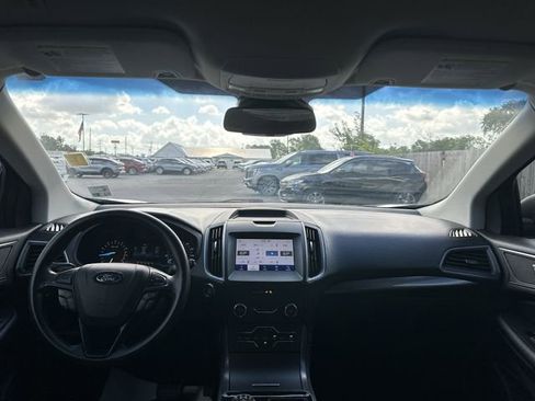 Used 2020 Ford Edge SE FWD image 10