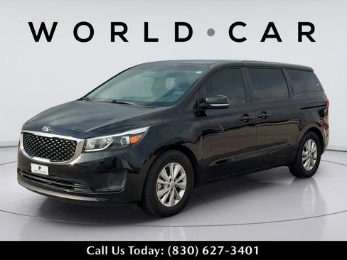 Used 2018 Kia Sedona L FWD image 3