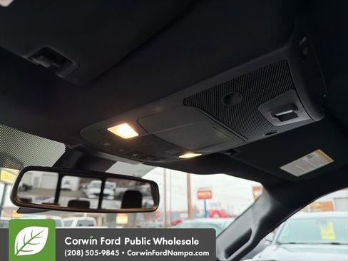 Used 2016 Ford F150 Platinum w/ Equipment Group 701A Luxury image 19