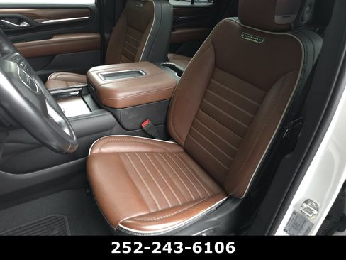 Used 2023 GMC Yukon Denali Ultimate AWD/4WD image 10