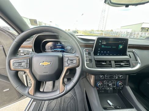 Used 2024 Chevrolet Suburban High Country image 11