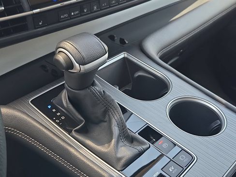 Certified 2026 Toyota Sienna XLE FWD image 21