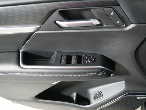 Used 2025 GMC Acadia Elevation w/ Elevation Premium Package image 19