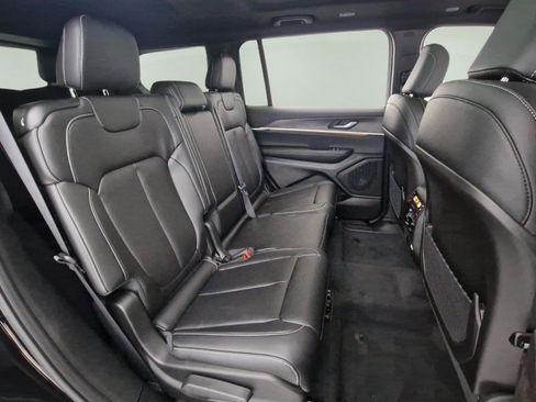 New 2025 Jeep Grand Cherokee L Limited image 28