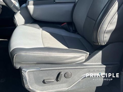 Used 2022 Ford F150 Lariat w/ Trailer Tow Package image 16