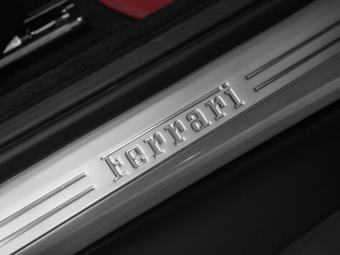 Certified 2025 Ferrari Roma Spider RWD image 18