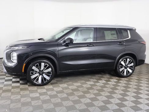 New 2025 Mitsubishi Outlander AWD image 23