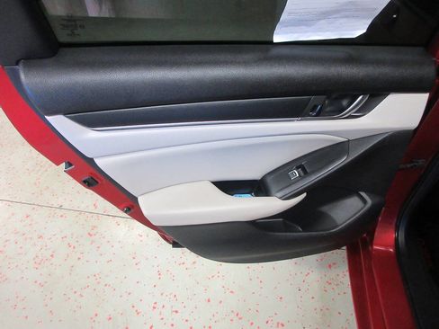 Used 2018 Honda Accord LX image 28