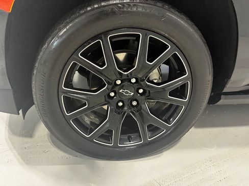 Used 2023 Chevrolet Tahoe High Country w/ LPO, Illumination Package AWD/4WD image 9