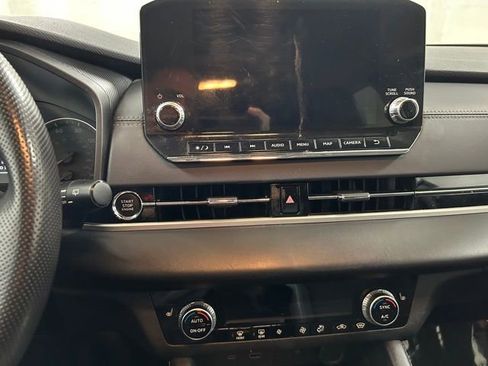 Used 2024 Mitsubishi Outlander AWD image 20