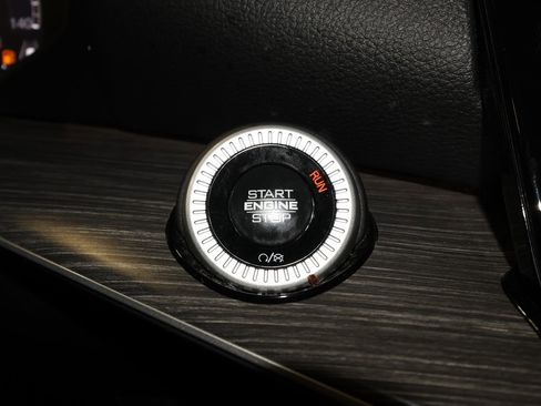 Used 2024 Jeep Wagoneer Series III AWD/4WD image 14
