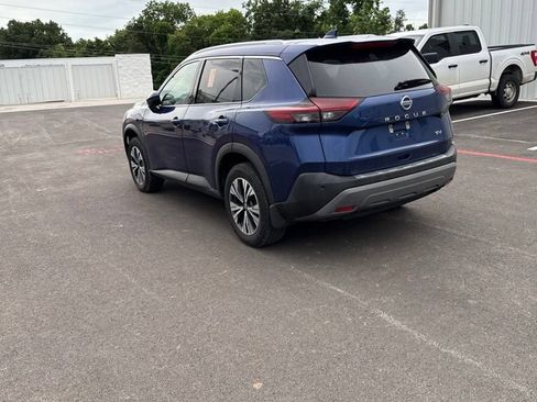 Used 2021 Nissan Rogue SV w/ Premium Package FWD image 3