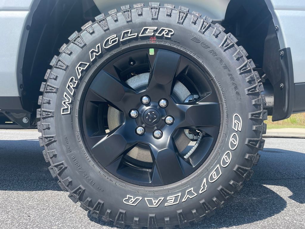 New 2026 RAM 1500 Warlock AWD/4WD image 9