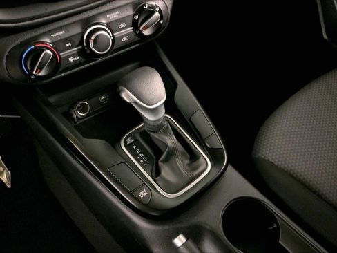 Certified 2025 Kia Soul LX w/ LX Technology Package FWD image 17