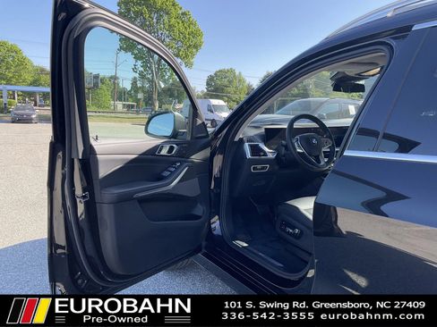 Used 2023 BMW X7 xDrive40i w/ Premium Package AWD/4WD image 9